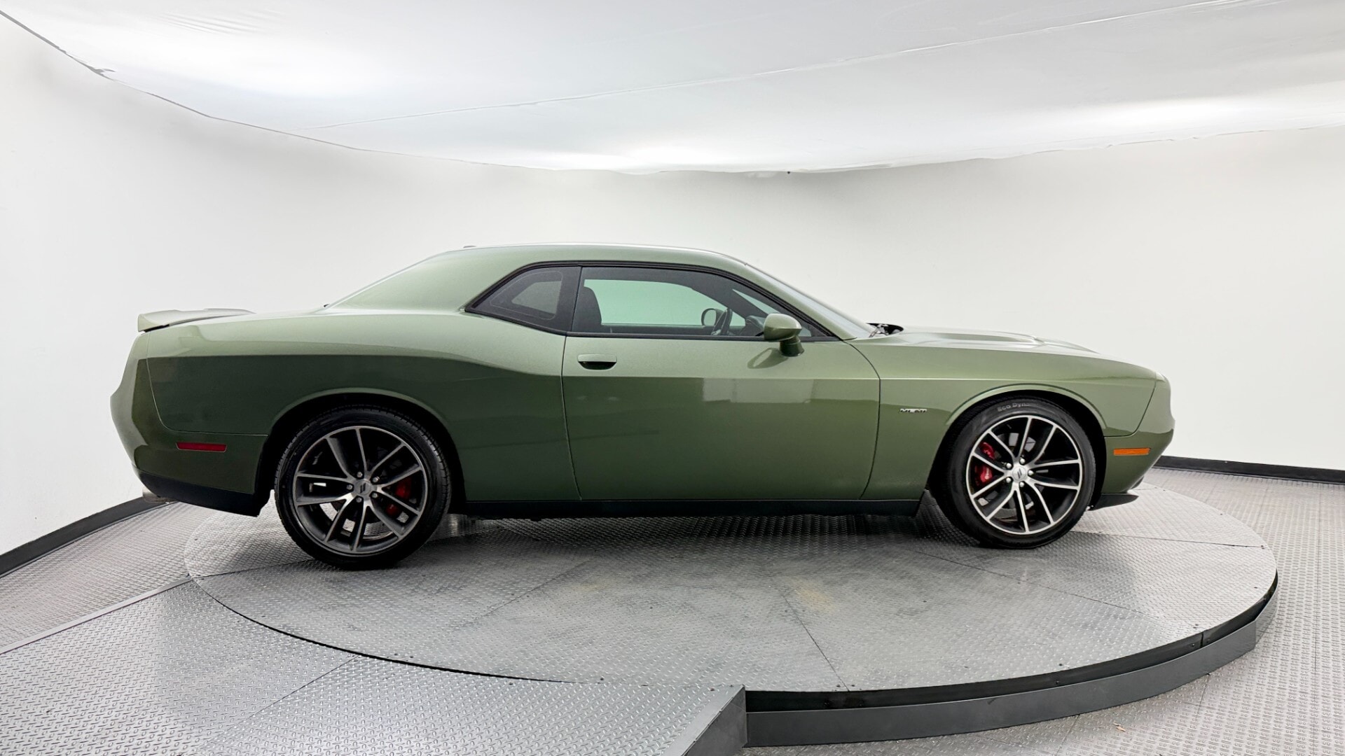used vehicle - COUPE DODGE CHALLENGER 2018