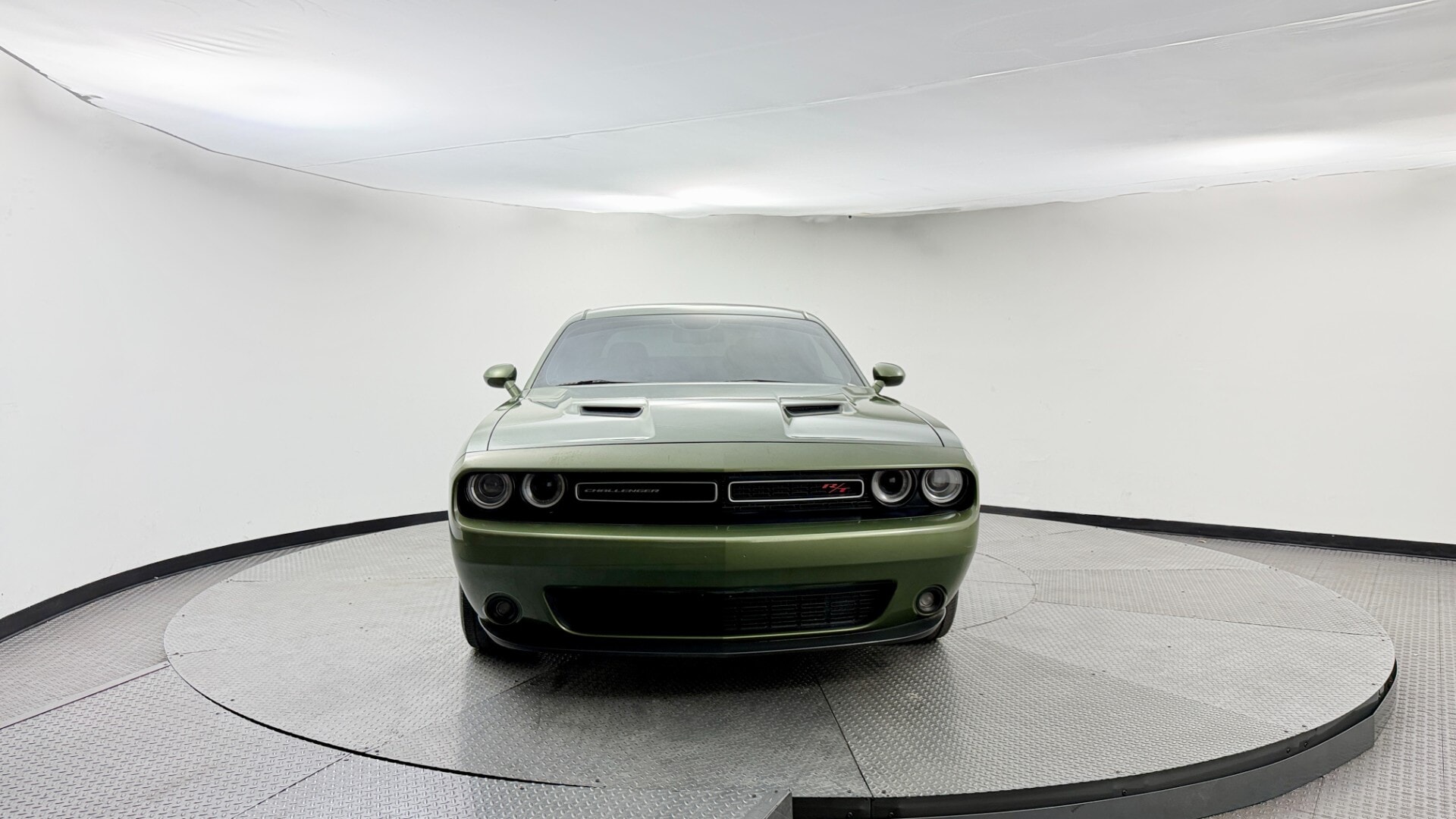 used vehicle - COUPE DODGE CHALLENGER 2018