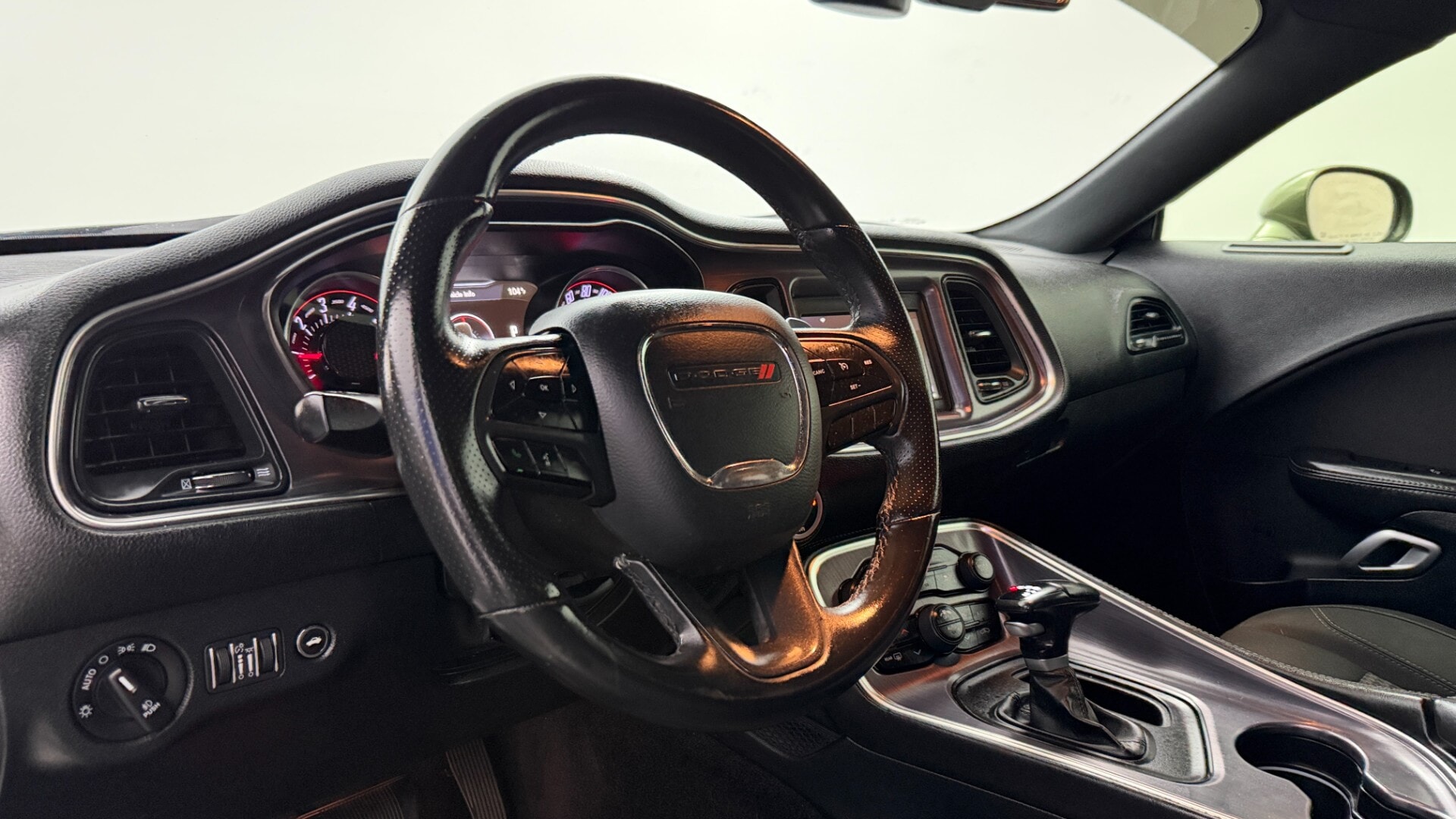 used vehicle - COUPE DODGE CHALLENGER 2018