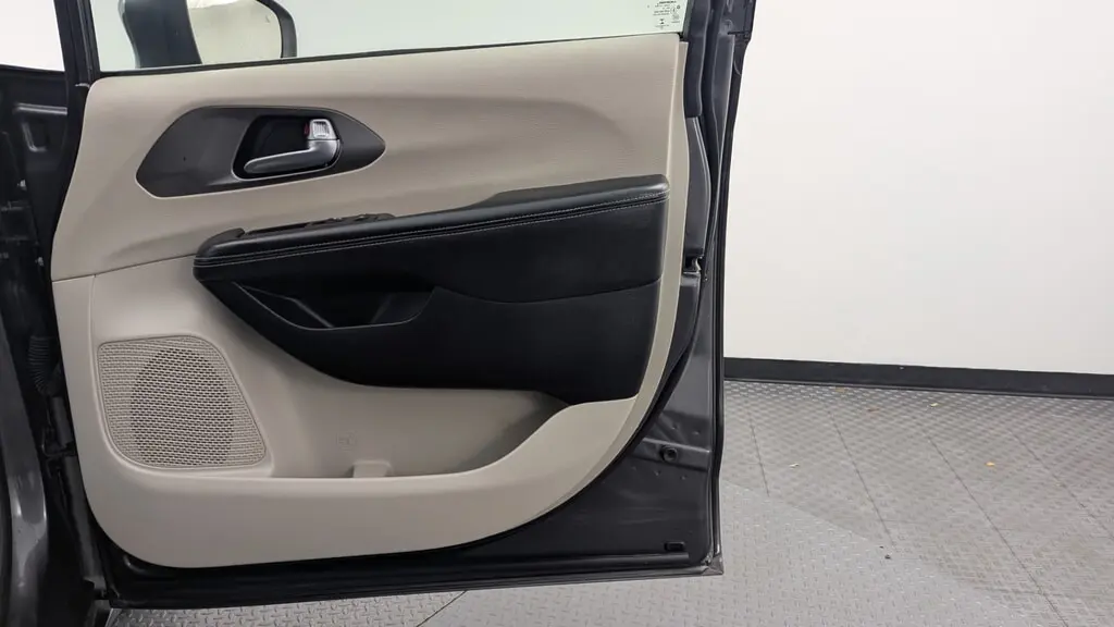 Florida Fine Cars - Used CHRYSLER PACIFICA 2023 WEST PALM TOURING L