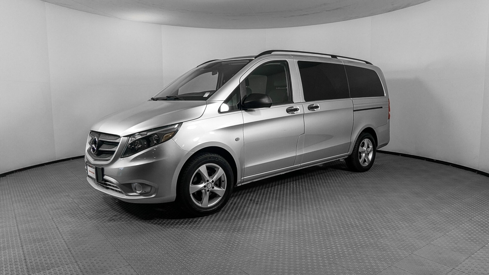 2016 Mercedes-Benz Metris Passenger Van Base