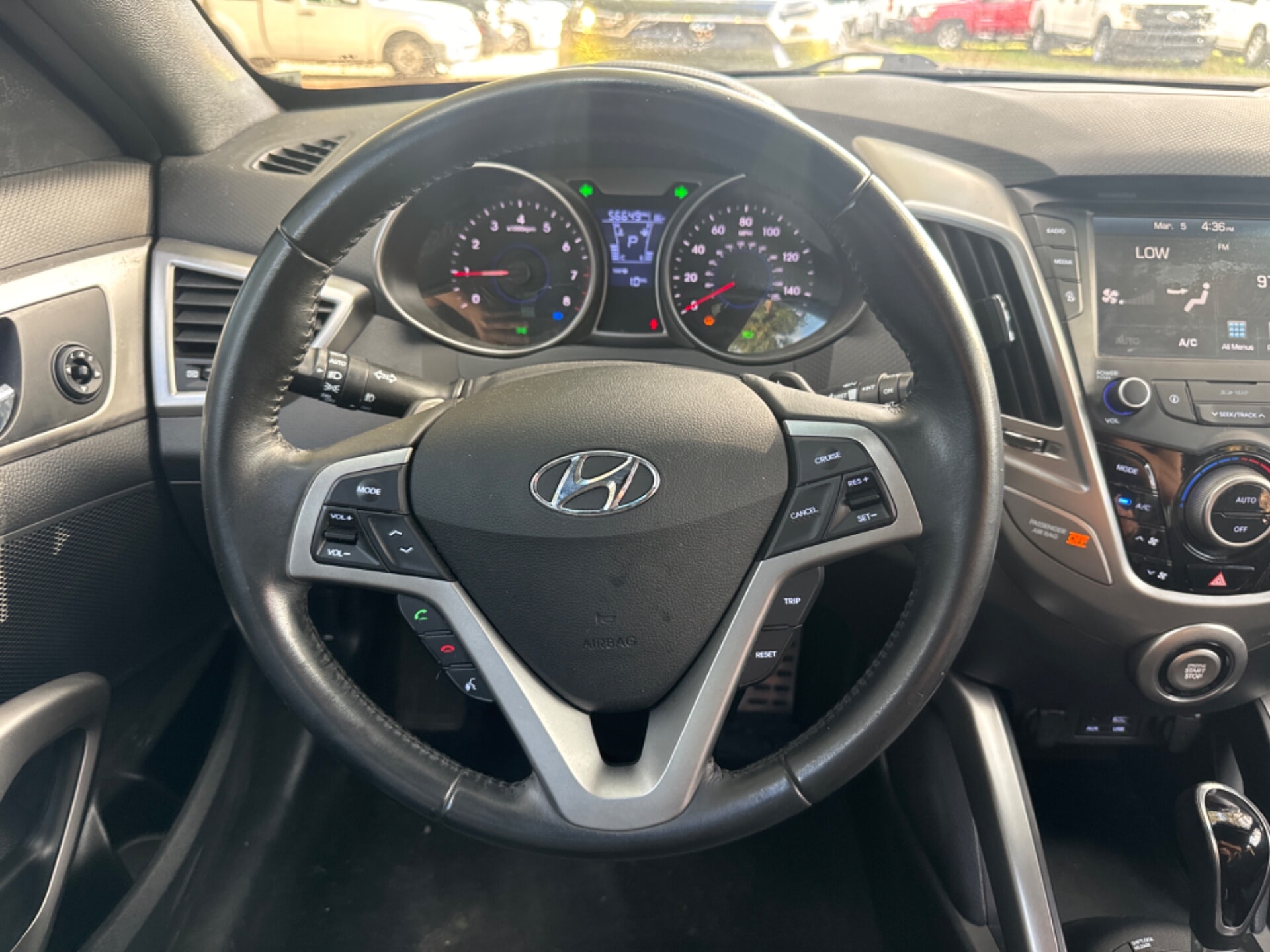 used vehicle - 3DR CAR HYUNDAI VELOSTER 2016