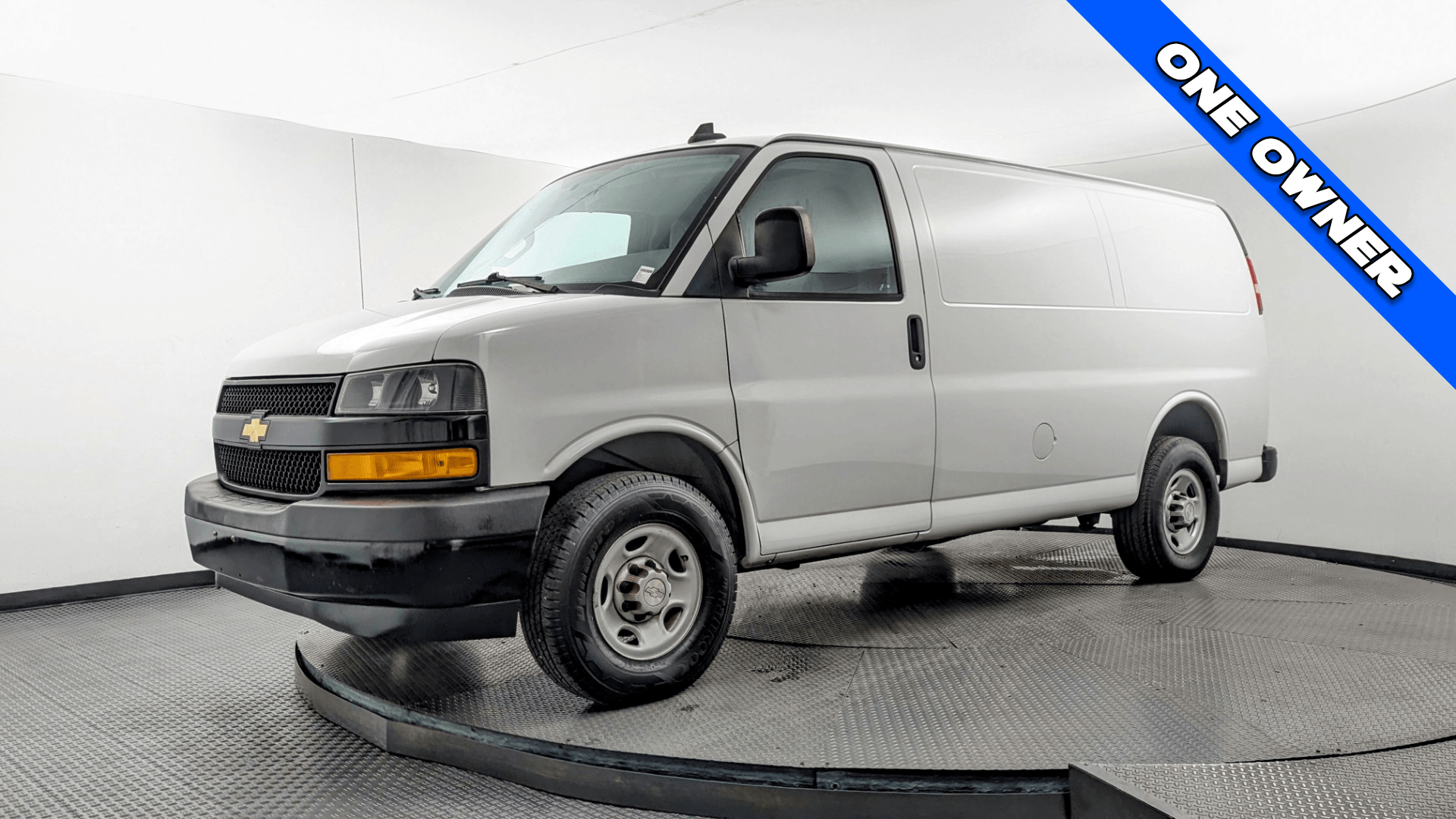 2019 Chevrolet Express 2500 Work Van HD's photo