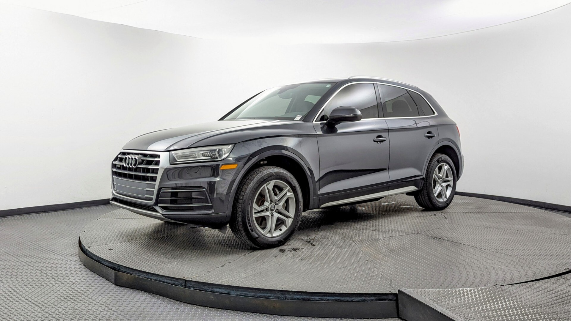 2019 Audi Q5 2.0T quattro S tronic Premium's photo