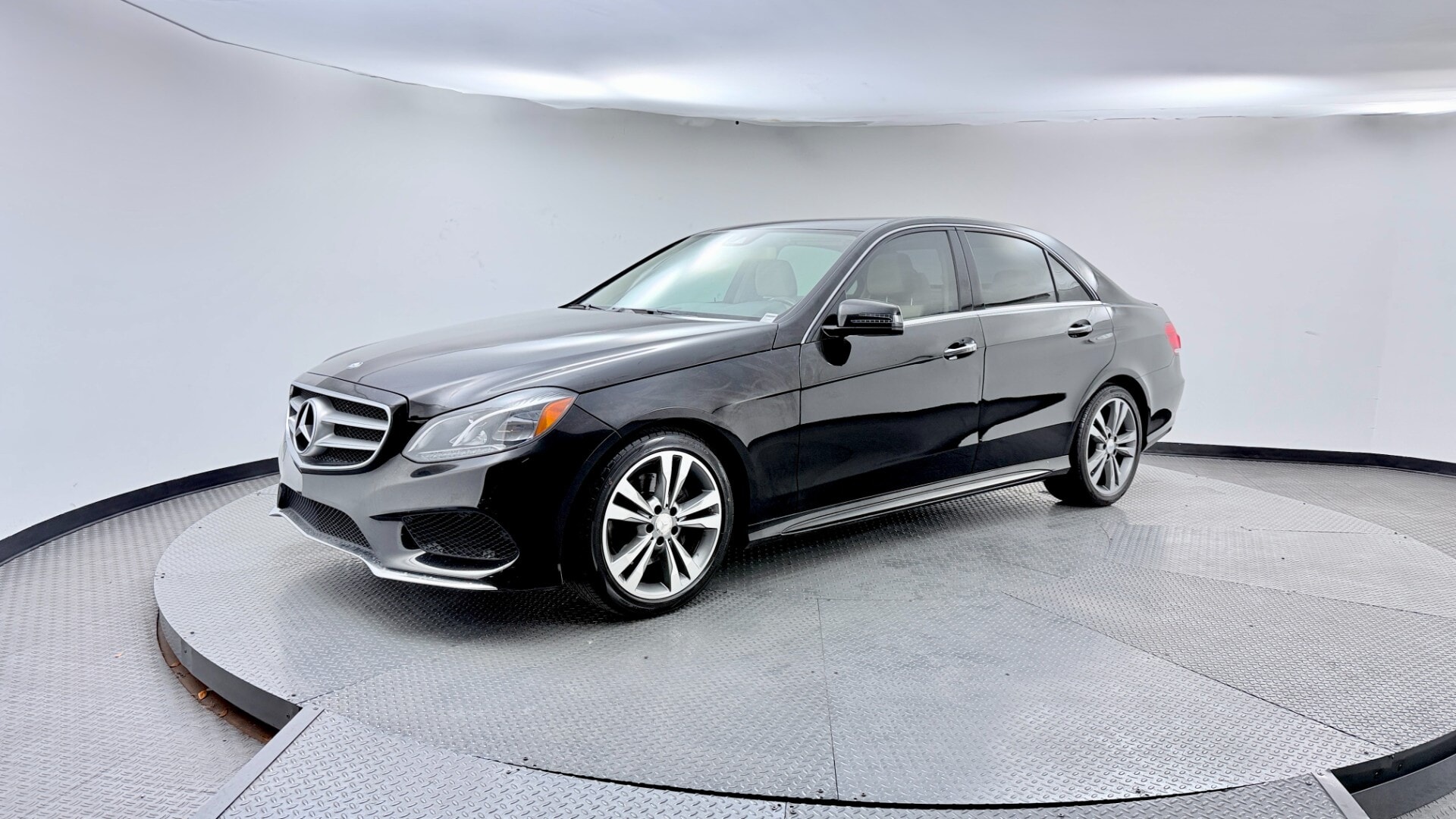 2016 Mercedes-Benz E-Class E350 Luxury's photo