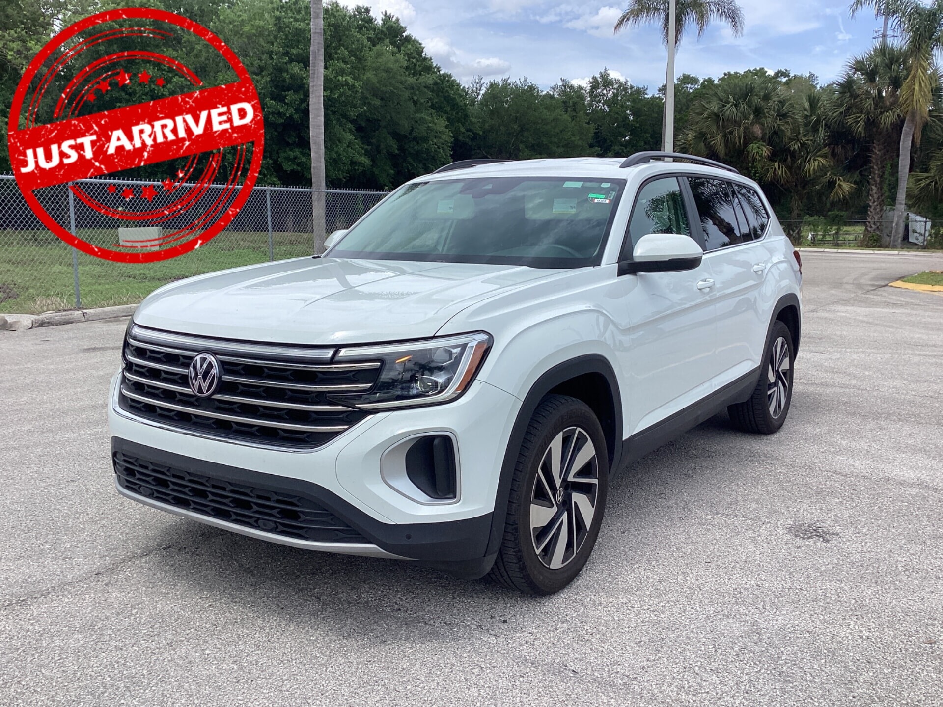 2024 Volkswagen Atlas SE w/Tech