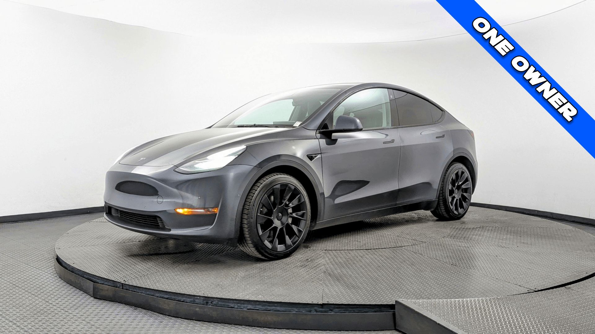 2021 Tesla Model Y Long Range Dual Motor All-Wheel Drive's photo