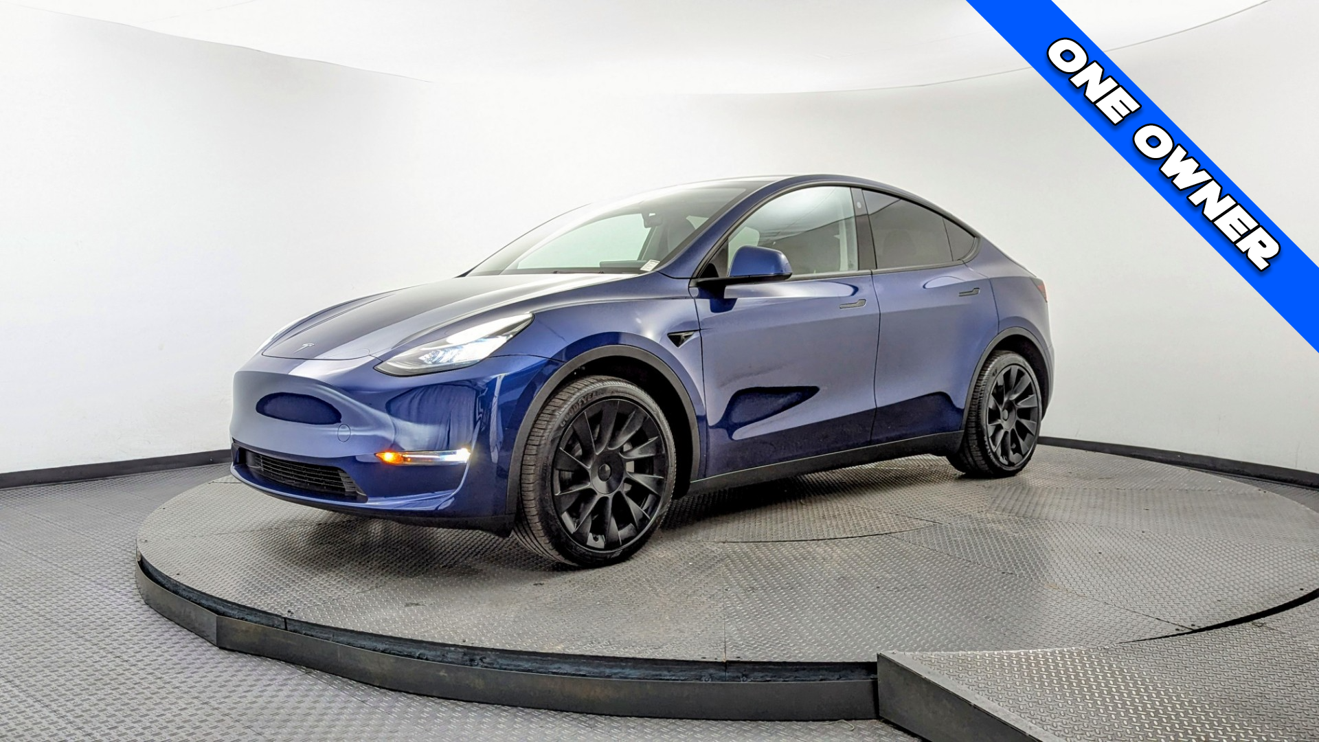 2023 Tesla Model Y Long Range Dual Motor All-Wheel Drive's photo