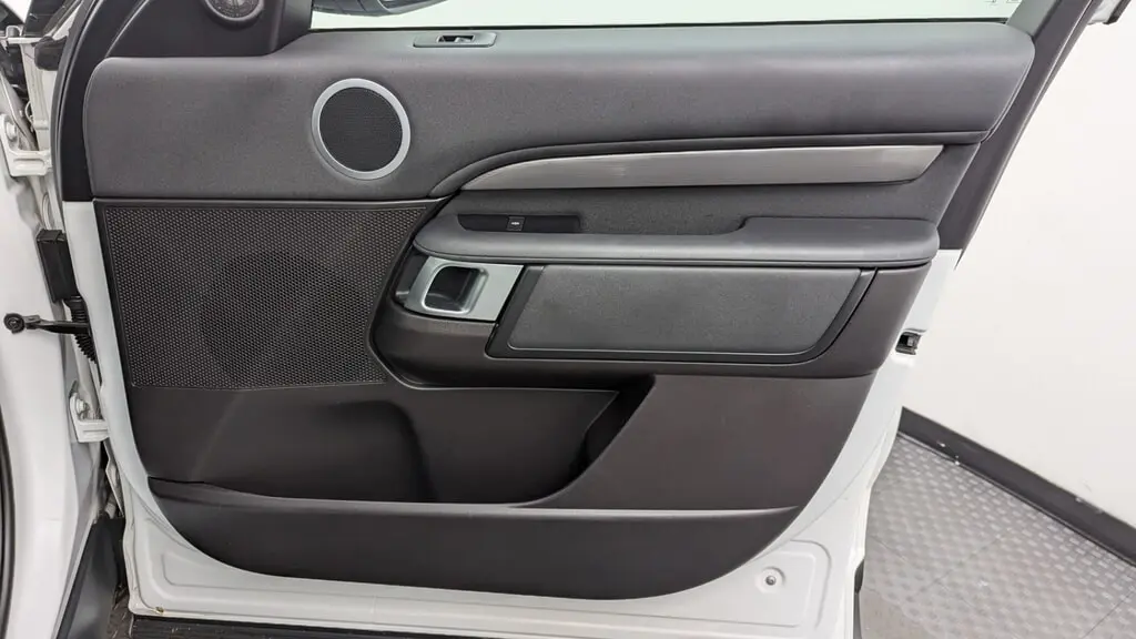 Florida Fine Cars - Used LAND ROVER DISCOVERY 2019 MIAMI SE