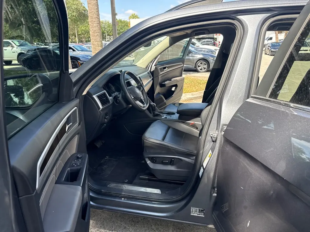 Florida Fine Cars - Used VOLKSWAGEN ATLAS 2021 WEST PALM 3.6L V6 SE W/TECHNOLOGY