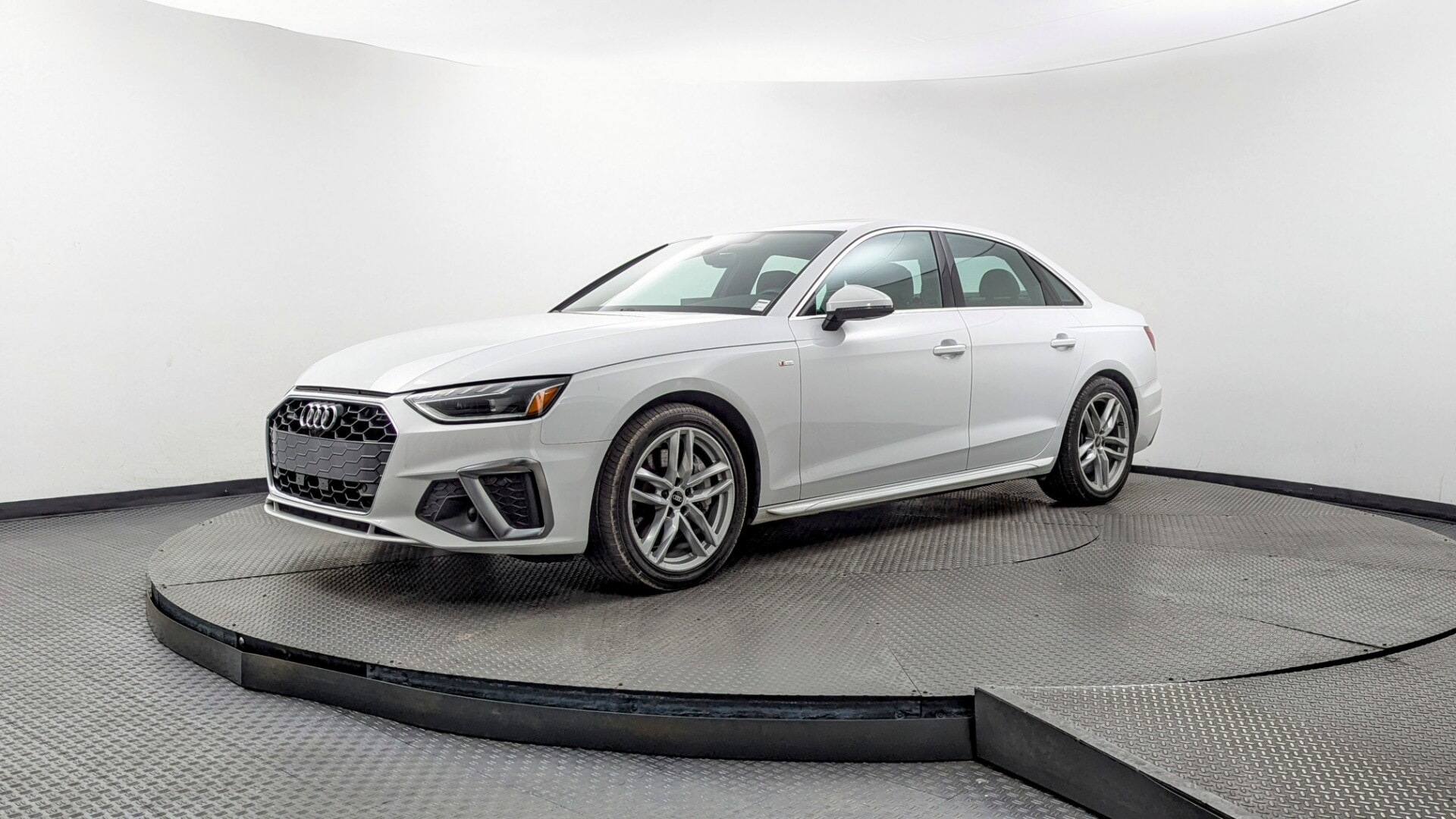 2024 Audi A4 45 TFSI Premium Plus quattro S tronic's photo