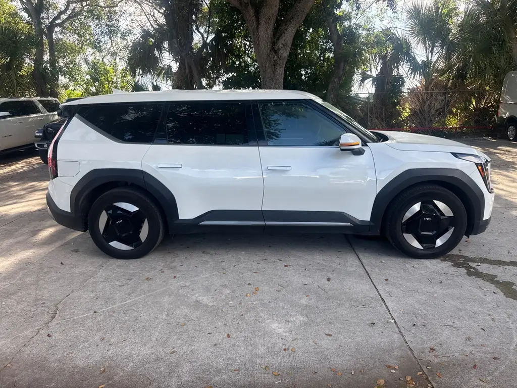 Florida Fine Cars - Used KIA EV9 2024 WEST PALM LIGHT LONG RANGE