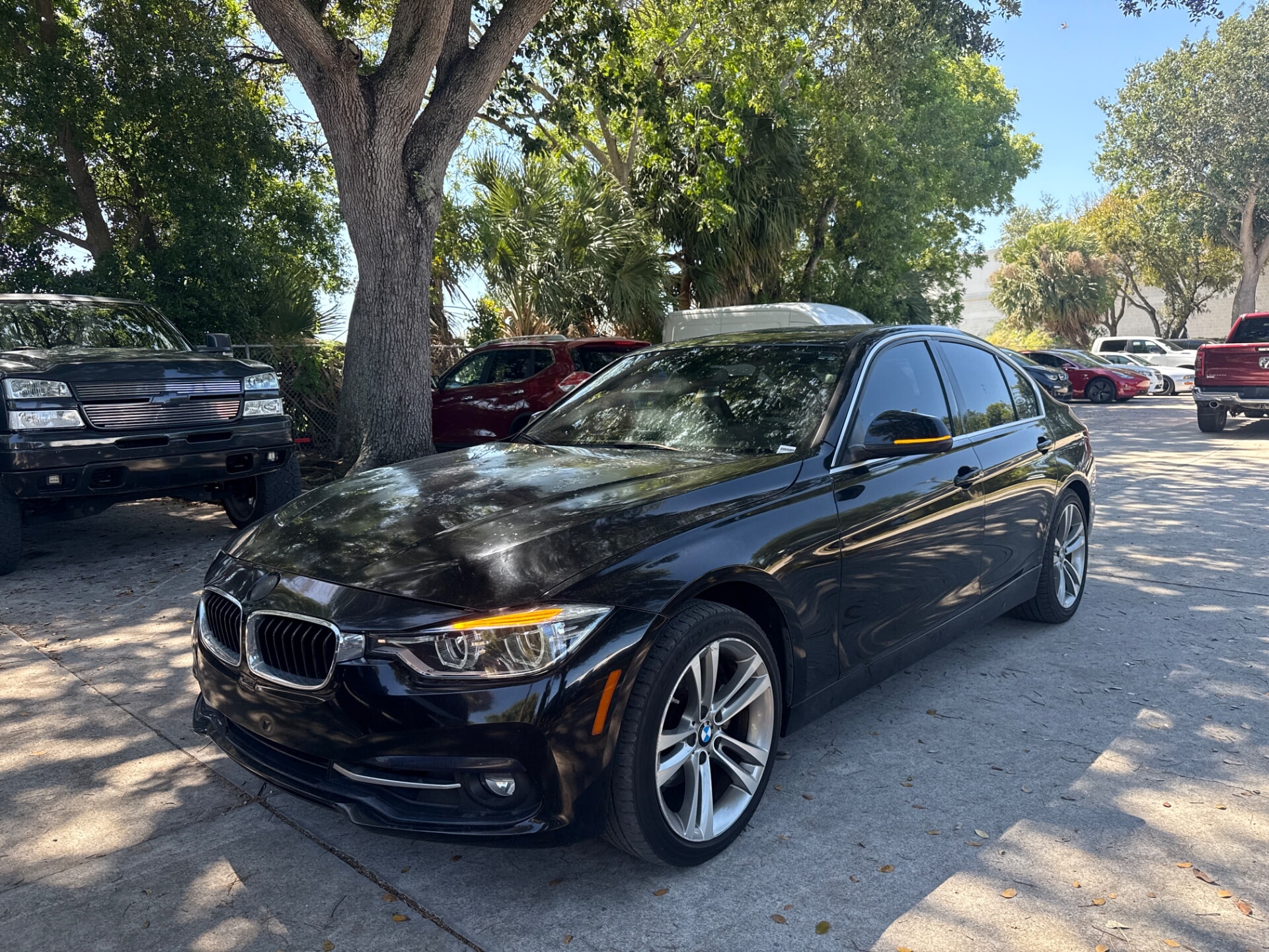 2018 BMW 3 Series 330i Sedan's photo