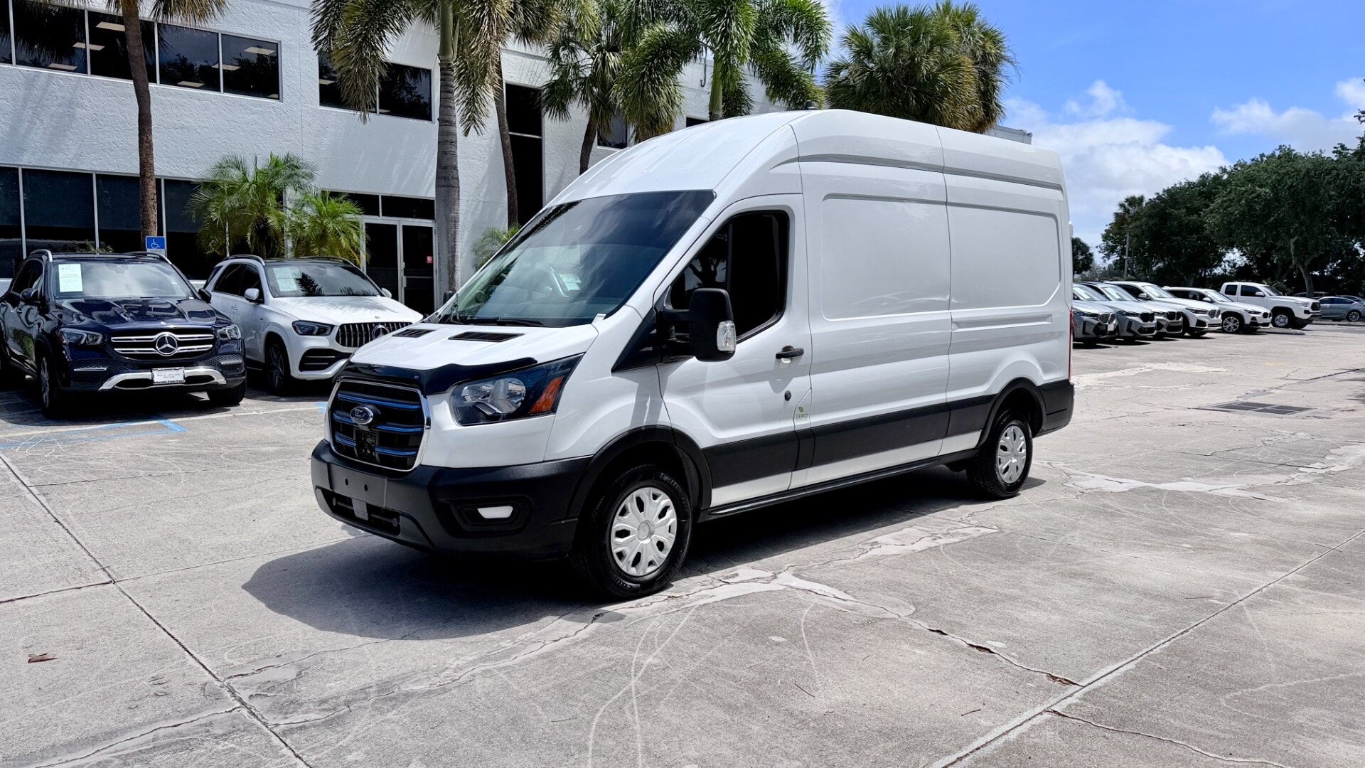 2022 Ford E-Transit Cargo Van Base