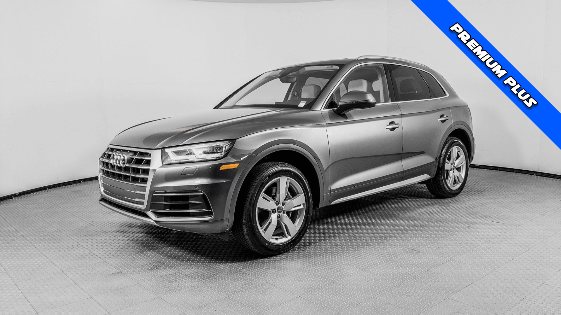 2019 Audi Q5 2.0T quattro S tronic Premium Plus's photo