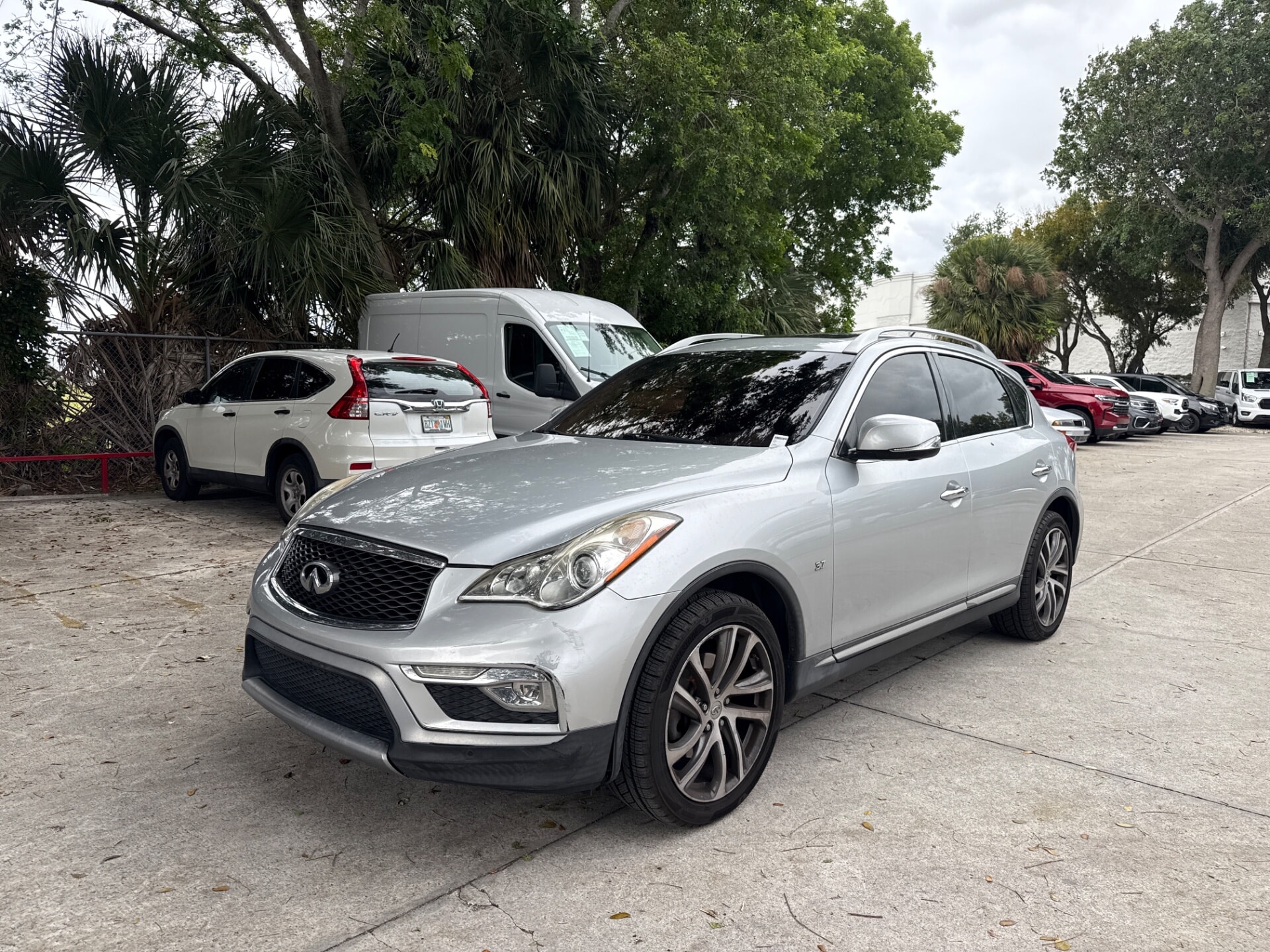 used vehicle - SUV INFINITI QX50 2017