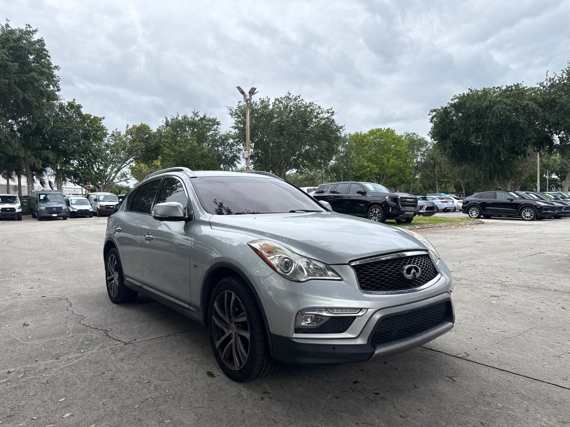used vehicle - SUV INFINITI QX50 2017