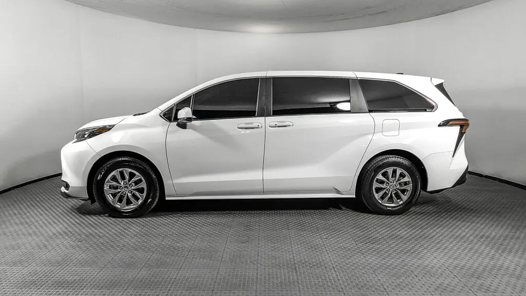 Florida Fine Cars - Used TOYOTA SIENNA 2024 ORLANDO LE