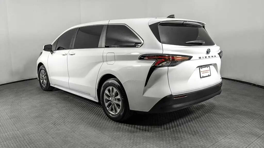 Florida Fine Cars - Used TOYOTA SIENNA 2024 ORLANDO LE