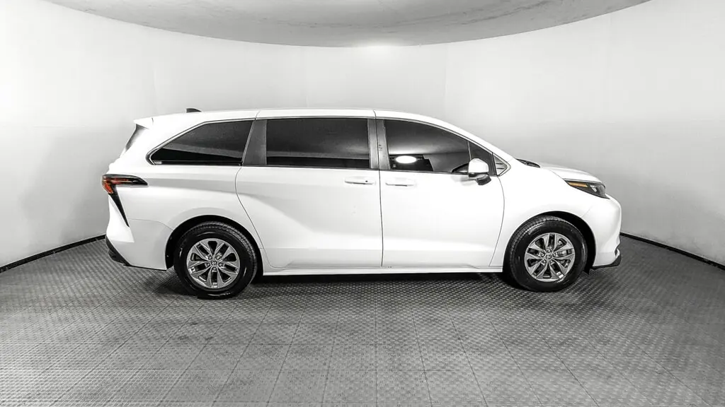 Florida Fine Cars - Used TOYOTA SIENNA 2024 ORLANDO LE