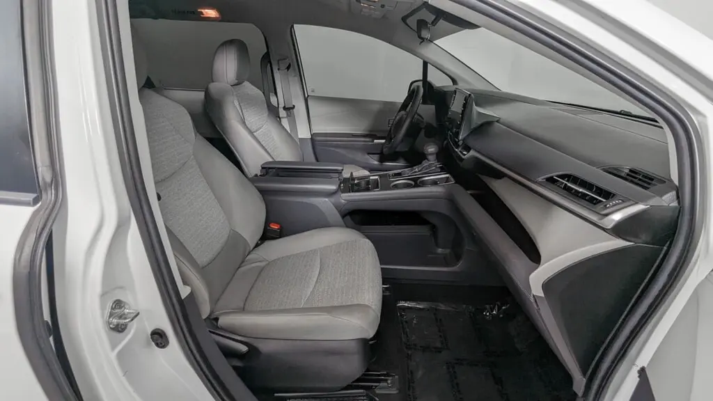 Florida Fine Cars - Used TOYOTA SIENNA 2024 ORLANDO LE