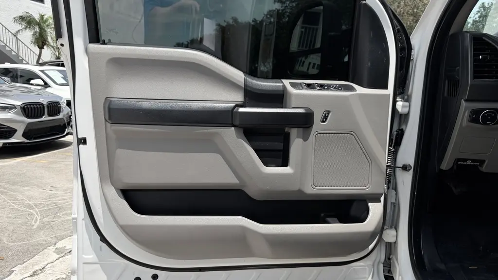 Florida Fine Cars - Used FORD SUPER DUTY F-250 SRW 2019 WEST PALM XL