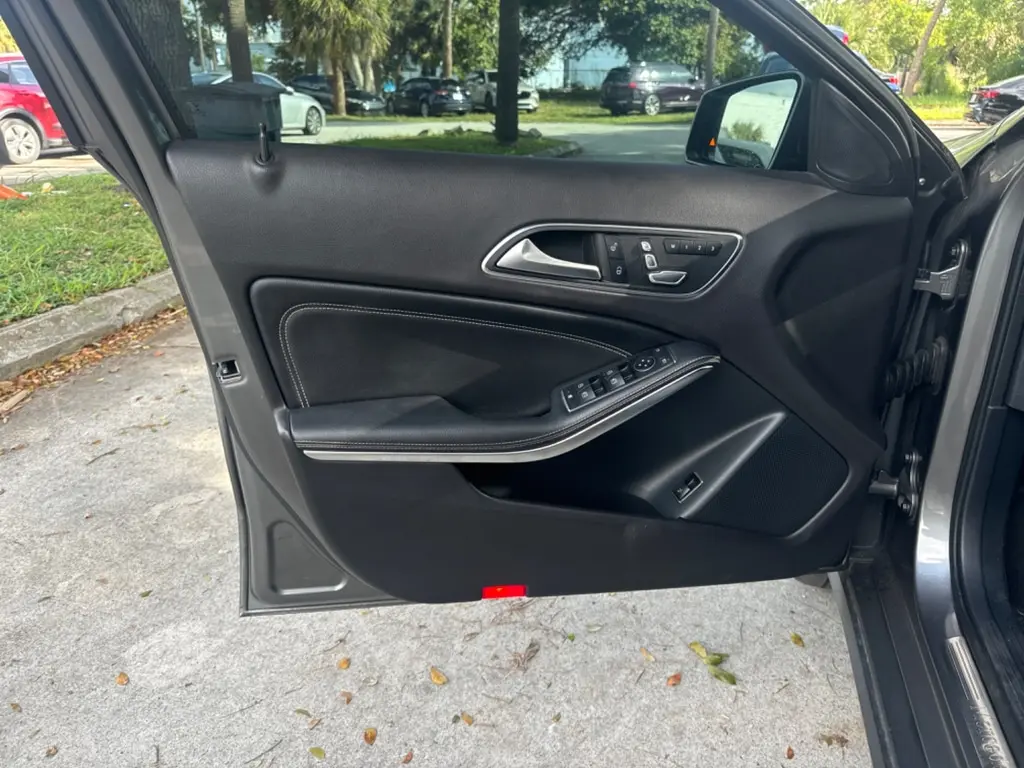 Florida Fine Cars - Used MERCEDES-BENZ GLA 250 4MATIC 2018 WEST PALM GLA 250
