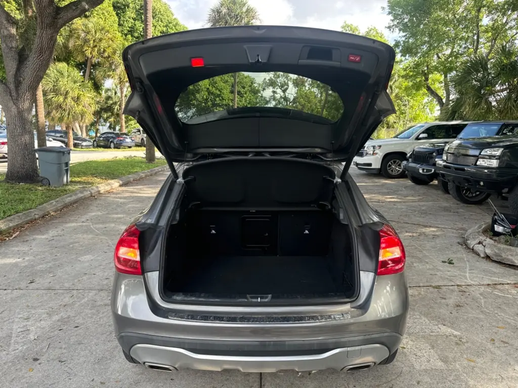 Florida Fine Cars - Used MERCEDES-BENZ GLA 250 4MATIC 2018 WEST PALM GLA 250