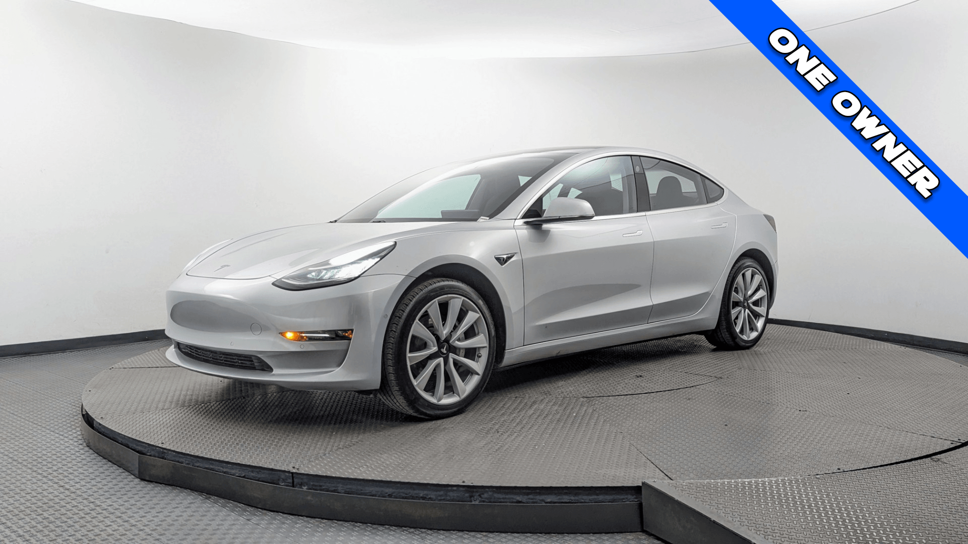 2018 Tesla Model 3 Long Range's photo