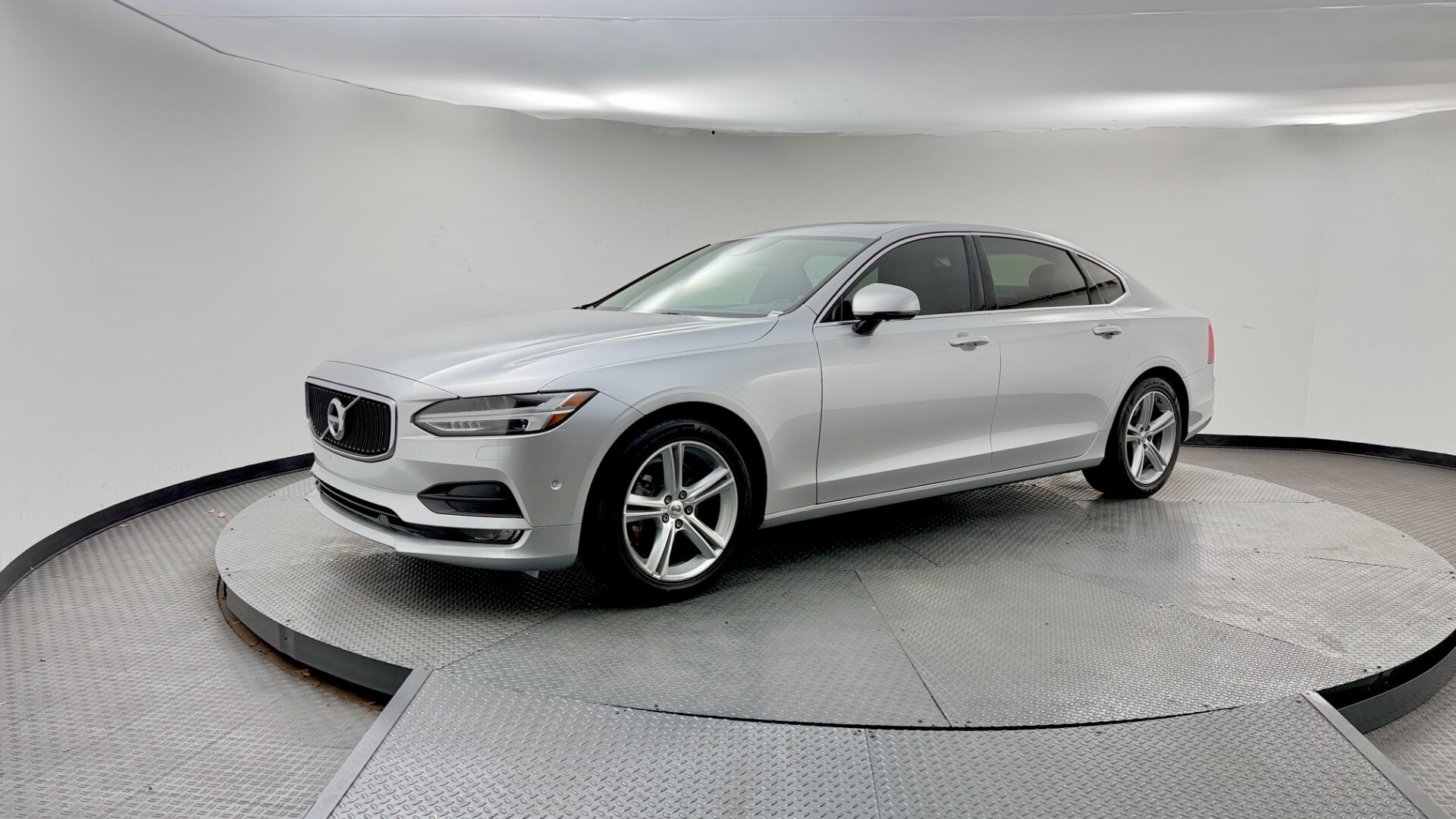 2018 Volvo S90 T5 Momentum FWD's photo
