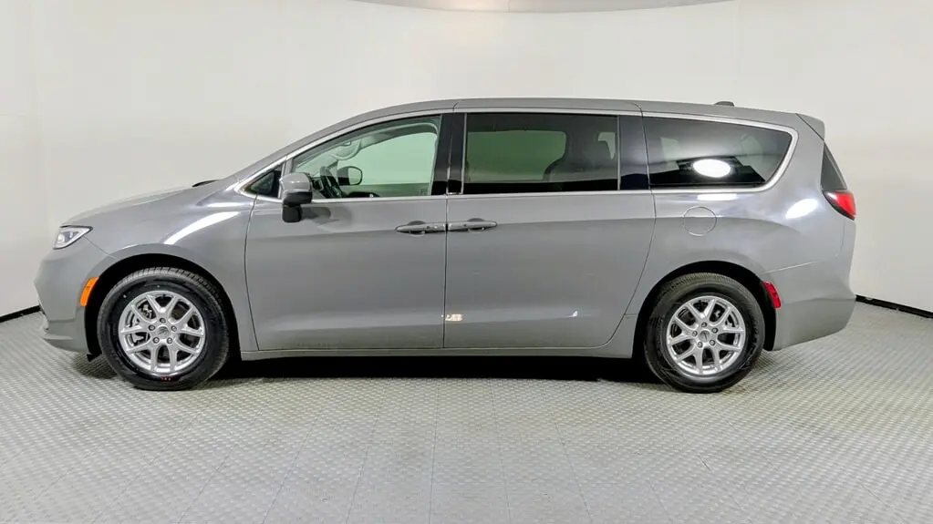 Florida Fine Cars - Used CHRYSLER PACIFICA 2023 ORLANDO TOURING L