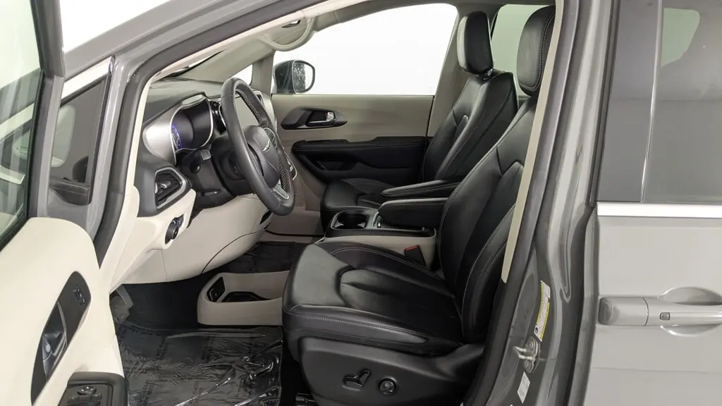 Florida Fine Cars - Used CHRYSLER PACIFICA 2023 ORLANDO TOURING L