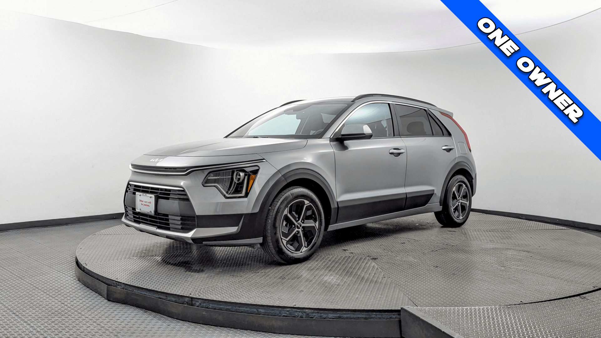 2025 Kia Niro LX HEV's photo
