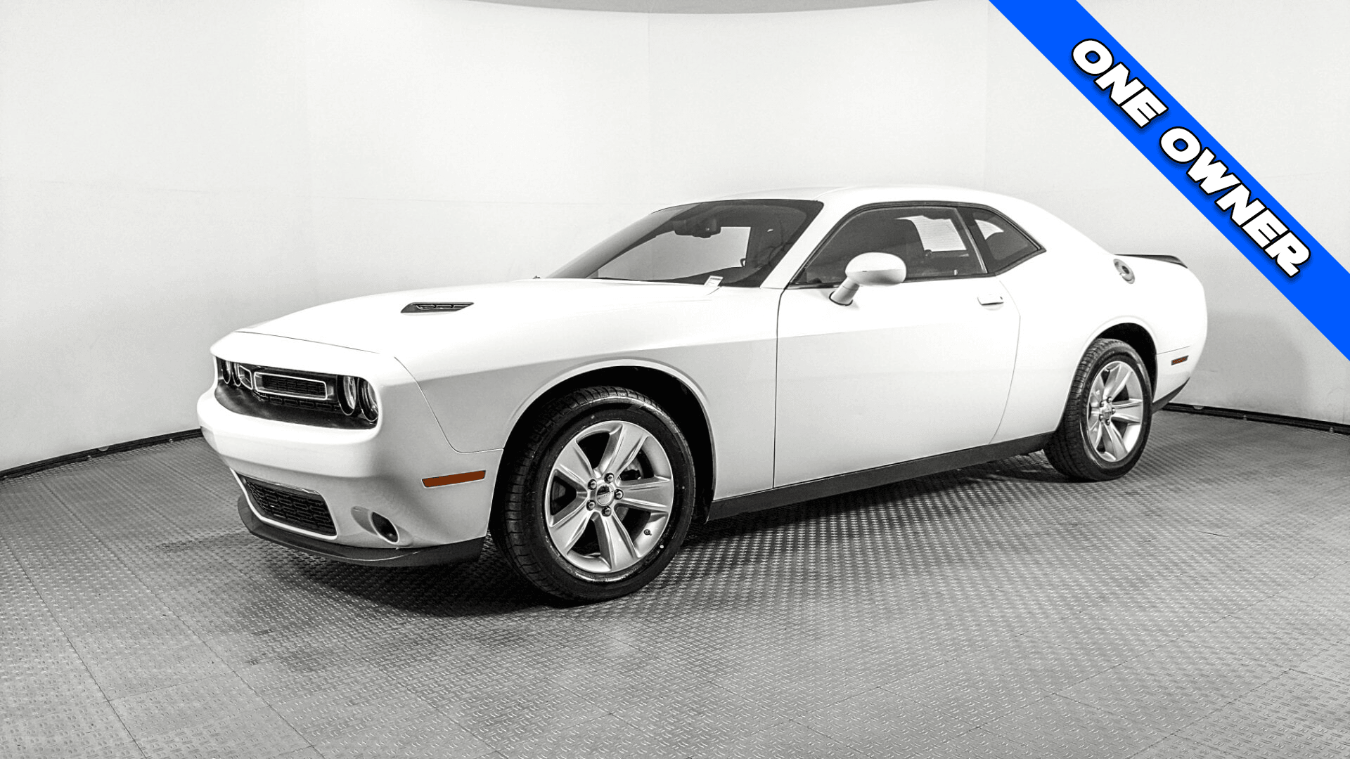 2023 Dodge Challenger SXT Auto's photo