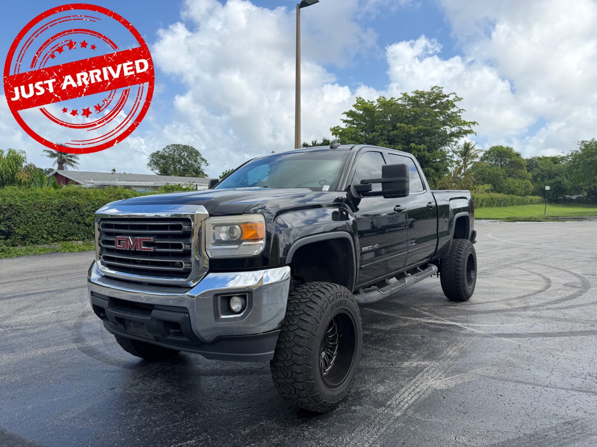 2015 GMC Sierra 4WD Crew Cab Short Box SLE's photo