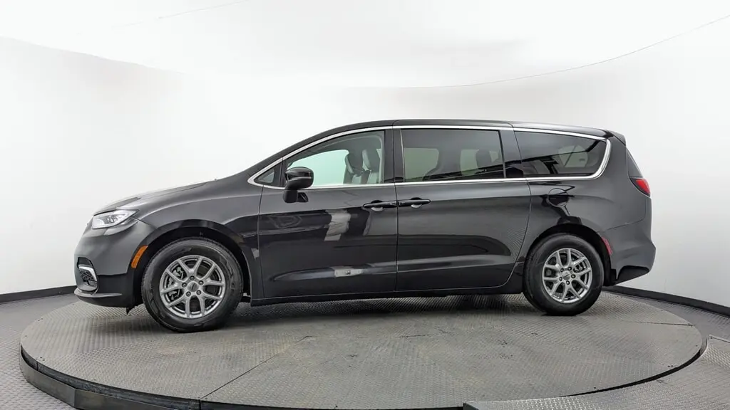 Florida Fine Cars - Used CHRYSLER PACIFICA 2023 MARGATE TOURING L