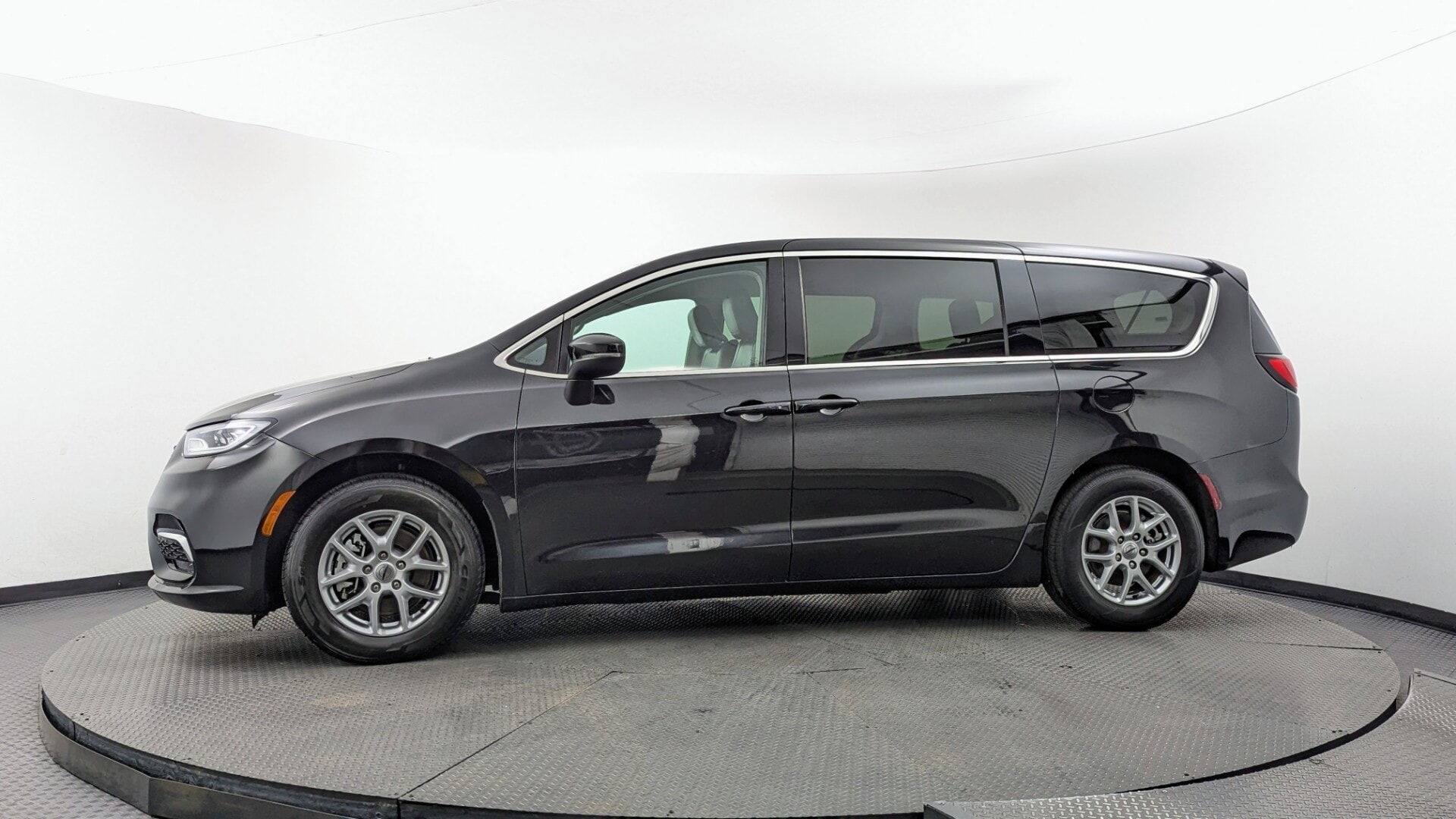Florida Fine Cars - Used vehicle - MINIVAN CHRYSLER PACIFICA 2023