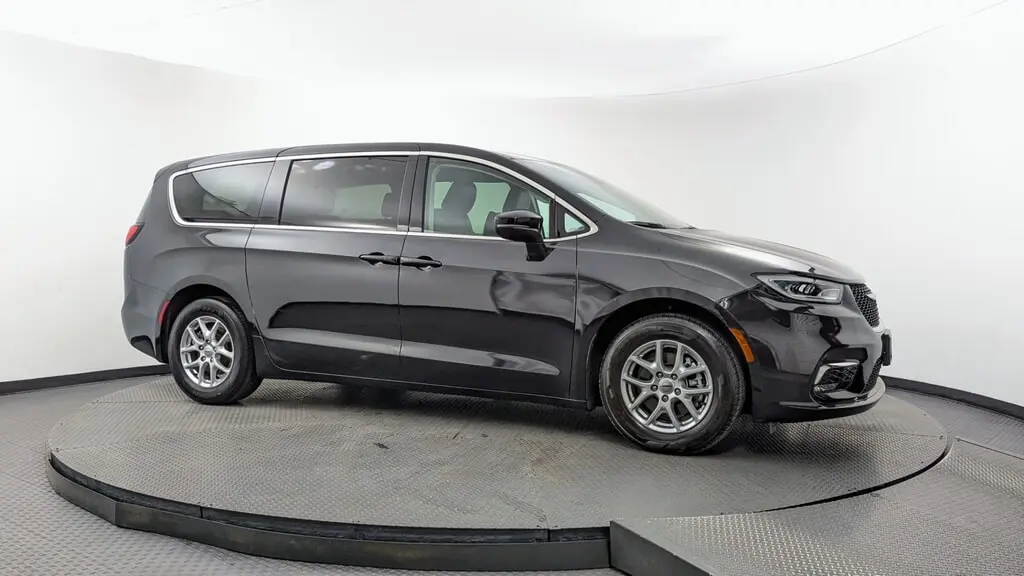 Florida Fine Cars - Used CHRYSLER PACIFICA 2023 MARGATE TOURING L