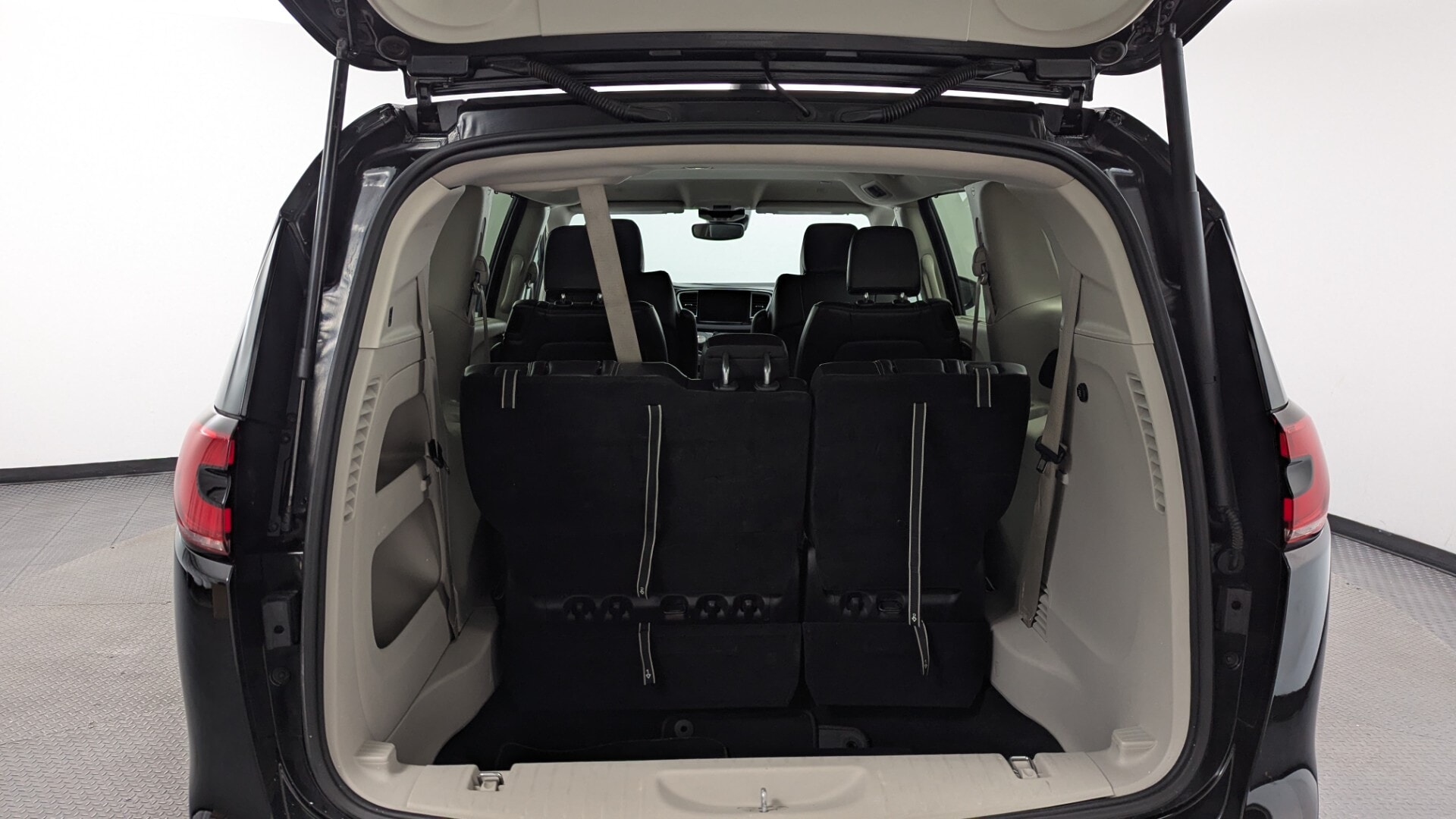 Florida Fine Cars - Used vehicle - MINIVAN CHRYSLER PACIFICA 2023