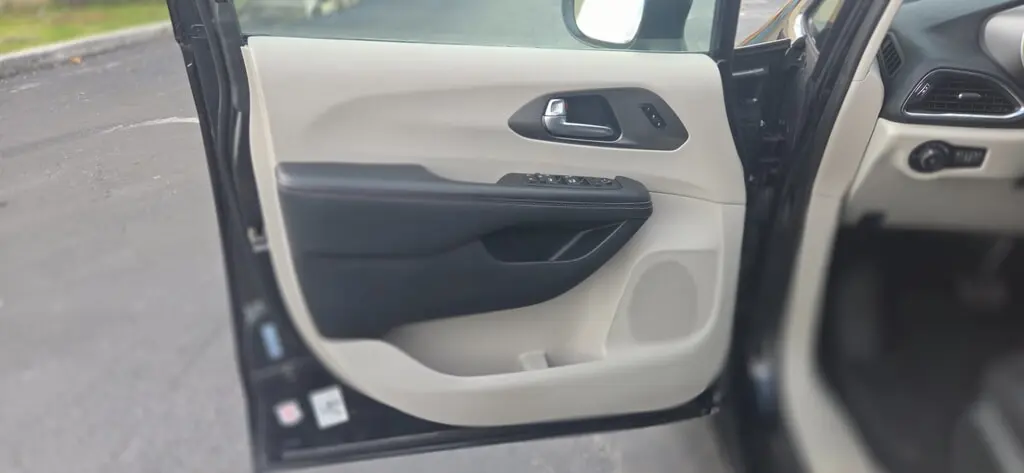 Florida Fine Cars - Used CHRYSLER PACIFICA 2023 MARGATE TOURING L