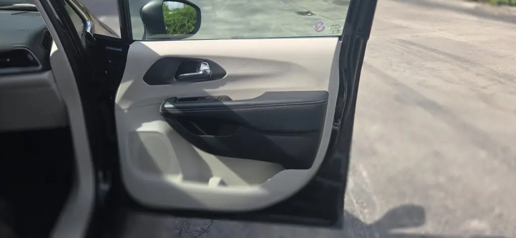 Florida Fine Cars - Used CHRYSLER PACIFICA 2023 MARGATE TOURING L