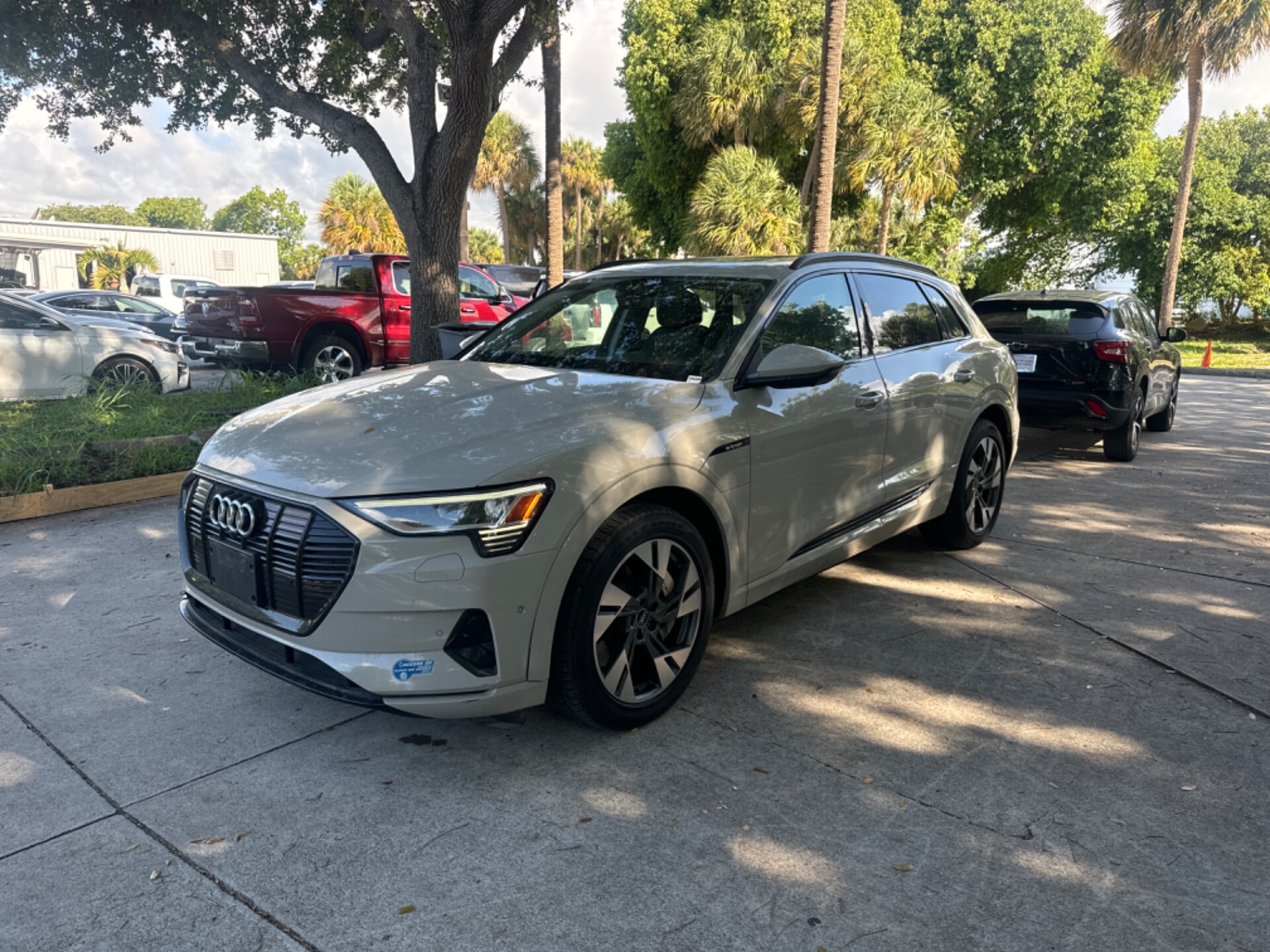 2021 Audi e-tron 95 kWh Premium quattro's photo