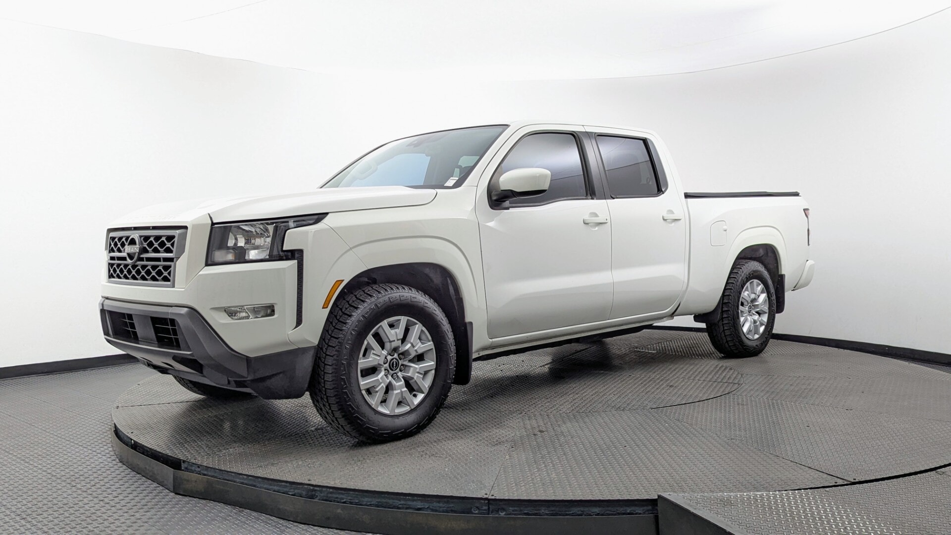 2022 Nissan Frontier SV Crew Cab 4X2 LWB's photo