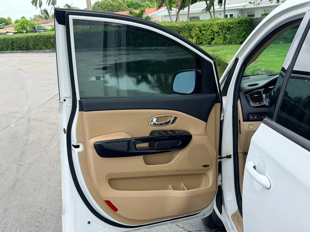 Florida Fine Cars - Used KIA SEDONA 2017 MARGATE SX