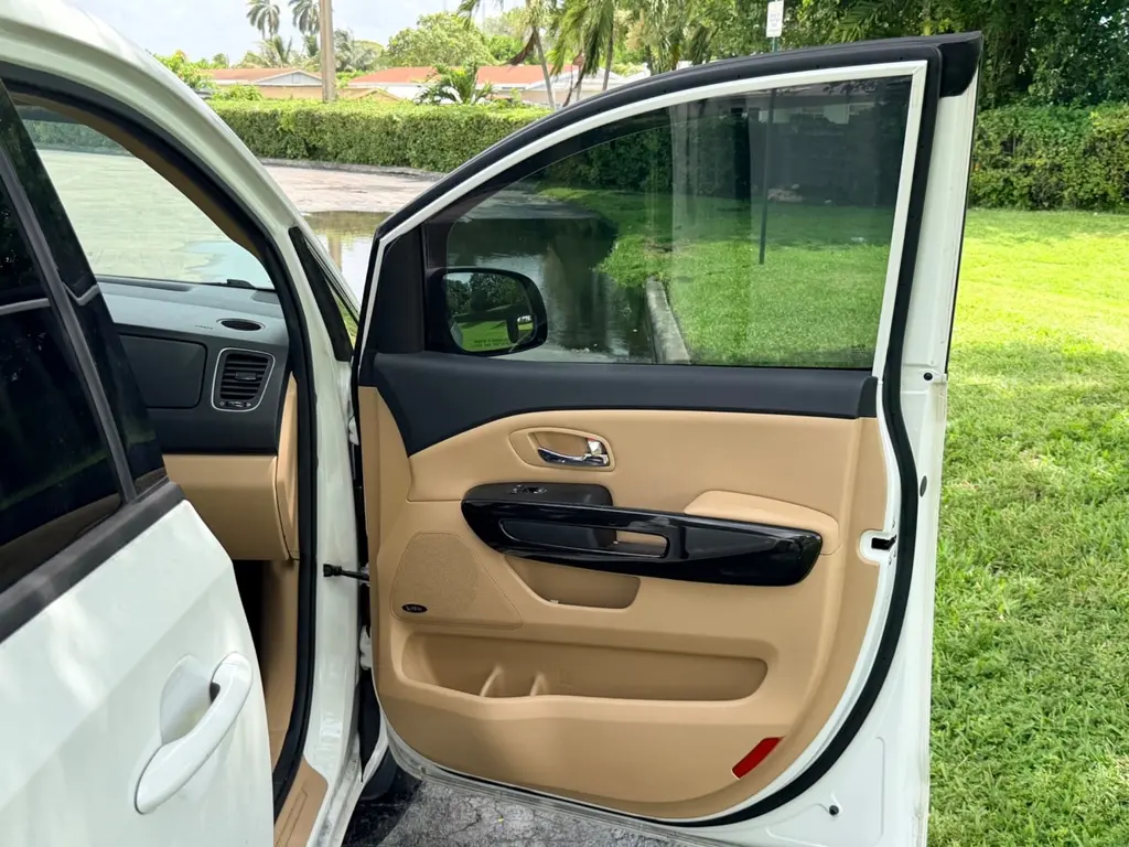Florida Fine Cars - Used KIA SEDONA 2017 MARGATE SX