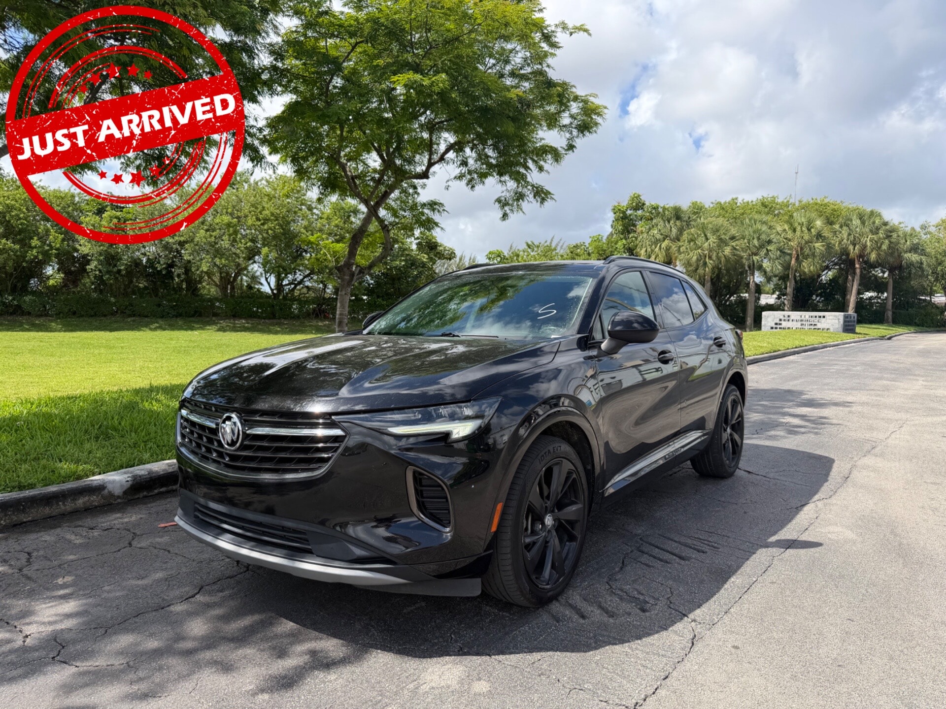 2022 Buick Envision Essence FWD's photo