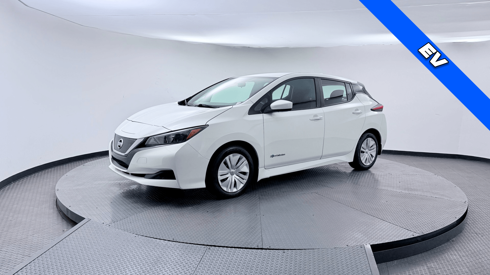 2019 Nissan Leaf S's photo