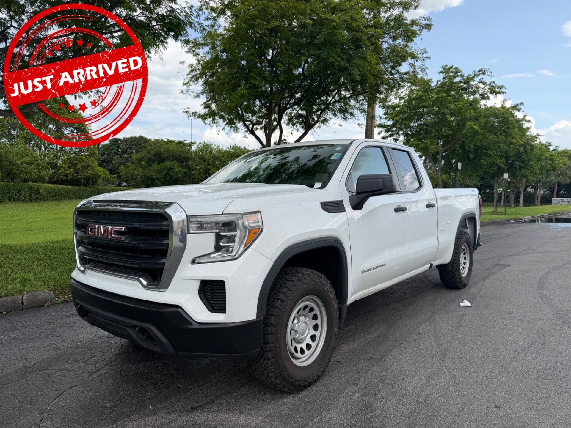 2019 GMC Sierra 4WD Double Cab Standard Box's photo