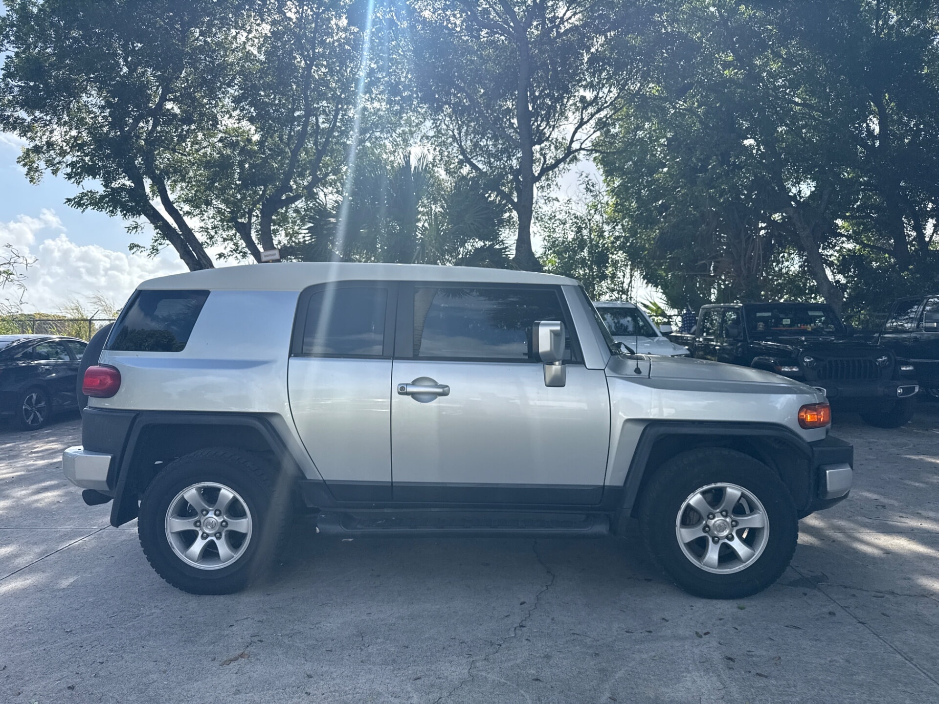 used vehicle - SUV TOYOTA FJ CRUISER 2007