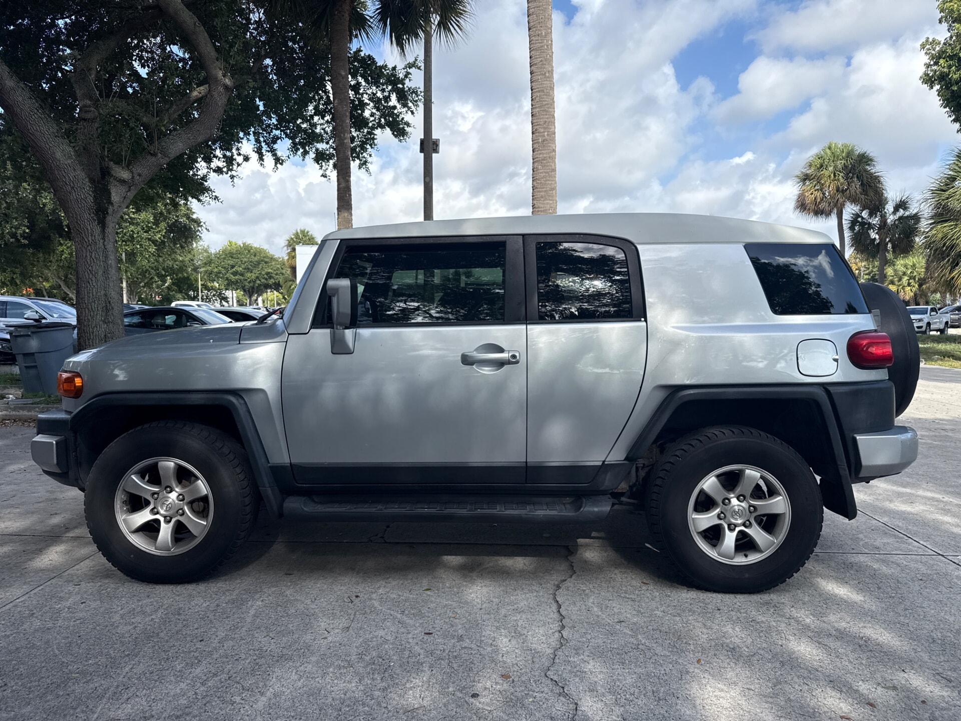 used vehicle - SUV TOYOTA FJ CRUISER 2007